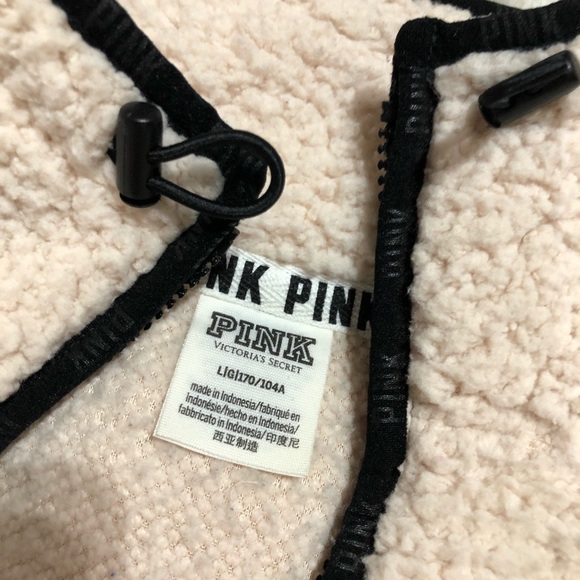 Pink by Victoria’s Secret Sherpa pull over L So Fun & Warm! A must have Fav!!💗 - Picture 3 of 13